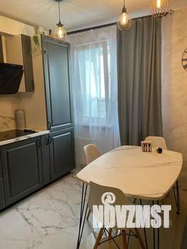 1-к квартира, посуточно, 39м2, 7/9 этаж