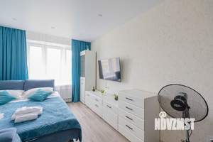 1-к квартира, посуточно, 37м2, 4/6 этаж