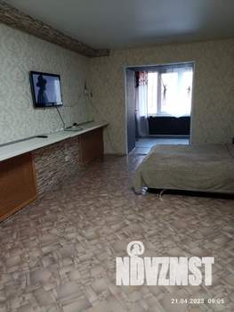 Студия квартира, посуточно, 37м2, 1/9 этаж