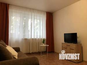 1-к квартира, посуточно, 32м2, 7/9 этаж