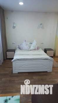 Студия квартира, посуточно, 30м2, 1/9 этаж