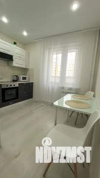 1-к квартира, посуточно, 38м2, 11/16 этаж