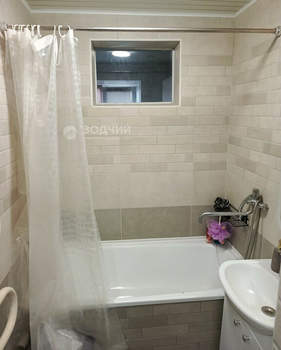 2-к квартира, вторичка, 42м2, 1/4 этаж