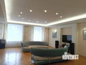 4-к квартира, вторичка, 243м2, 1/5 этаж