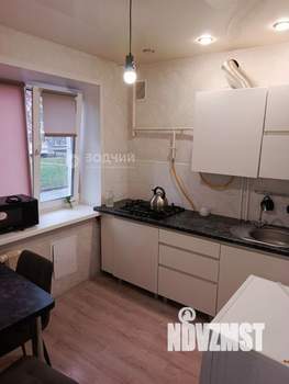 2-к квартира, вторичка, 42м2, 1/4 этаж