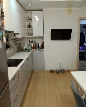 3-к квартира, вторичка, 104м2, 11/16 этаж