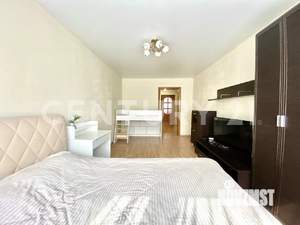 2-к квартира, вторичка, 63м2, 1/10 этаж