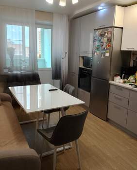 3-к квартира, вторичка, 104м2, 11/16 этаж