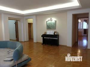 4-к квартира, вторичка, 243м2, 1/5 этаж