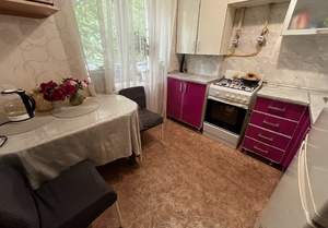 2-к квартира, вторичка, 42м2, 1/4 этаж