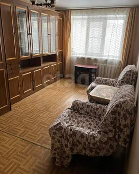 2-к квартира, вторичка, 37м2, 1/4 этаж