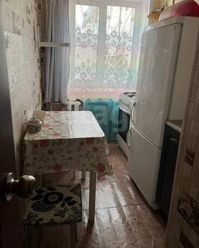 2-к квартира, вторичка, 37м2, 1/4 этаж