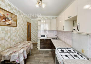 4-к квартира, вторичка, 78м2, 1/10 этаж