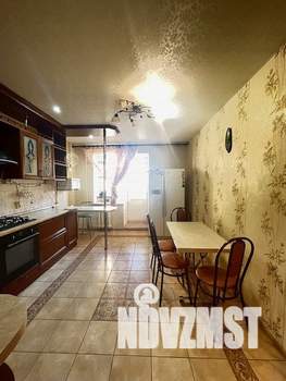 3-к квартира, вторичка, 100м2, 2/10 этаж