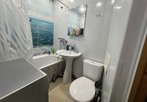 2-к квартира, вторичка, 42м2, 1/4 этаж