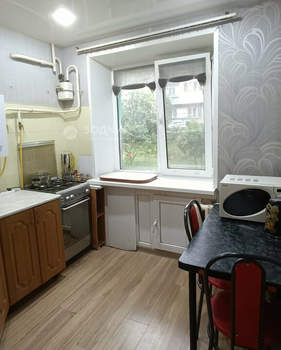 2-к квартира, вторичка, 39м2, 1/5 этаж