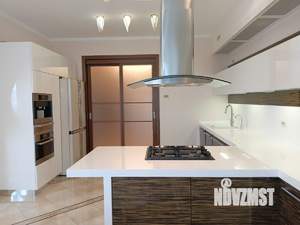 4-к квартира, вторичка, 174м2, 4/5 этаж