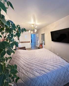 2-к квартира, вторичка, 75м2, 7/16 этаж