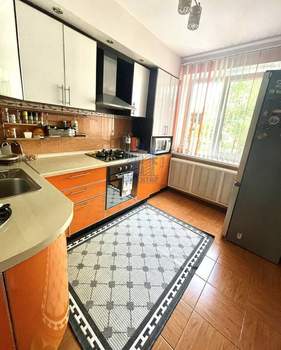 3-к квартира, вторичка, 68м2, 1/9 этаж