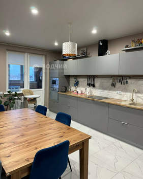 3-к квартира, вторичка, 107м2, 9/18 этаж