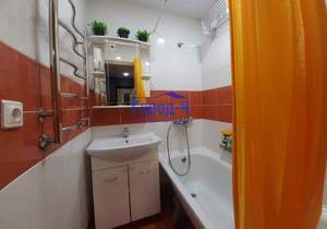 2-к квартира, вторичка, 57м2, 1/9 этаж
