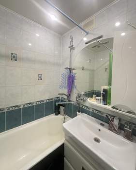 2-к квартира, вторичка, 58м2, 9/9 этаж