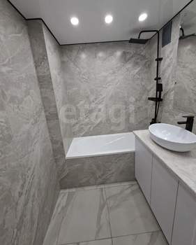 3-к квартира, вторичка, 63м2, 8/16 этаж