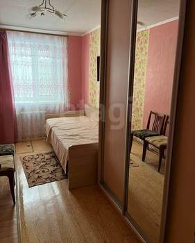 2-к квартира, вторичка, 37м2, 1/4 этаж