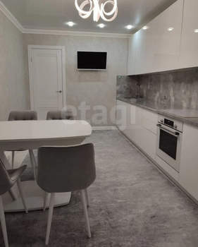 2-к квартира, вторичка, 70м2, 2/14 этаж