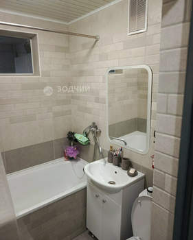 2-к квартира, вторичка, 42м2, 1/4 этаж