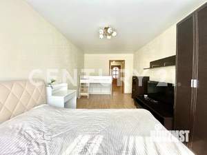 2-к квартира, вторичка, 63м2, 1/10 этаж