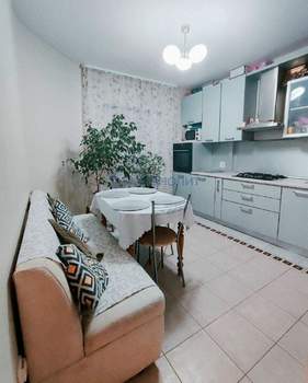 3-к квартира, вторичка, 74м2, 4/5 этаж