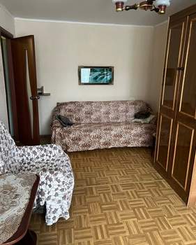 2-к квартира, вторичка, 37м2, 1/4 этаж