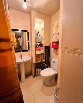 2-к квартира, вторичка, 65м2, 9/9 этаж