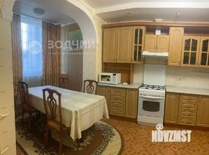 4-к квартира, вторичка, 125м2, 2/9 этаж